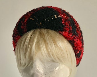 Bouclé tartan halo hat black red and a little yellow