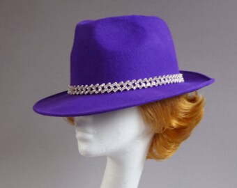 Purple felt trilby with rhinestone trimming size 58 22.8 inch