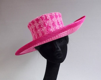 twotone pink hat made from bouclé fabric and sinamay size 58,5 or 23 inch