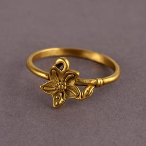 Gold Flower Ring | Antique Floral Ring | Boho Gold Ring for Women | Adjustable Nature-Inspired Jewelry | Vintage Style Gift Ring