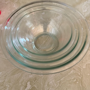 VINTAGE PYREX Nesting Glass Mixing Bowls (2.5QT, 1.5QT, 1QT) Made in USA