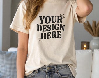 Maqueta de camisa Bella Canvas 3001 color crema suave: Modelo real (Descarga digital)