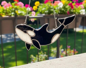 シャチのステンドグラスサンキャッチャー：海のアート窓飾り - Etsy 日本