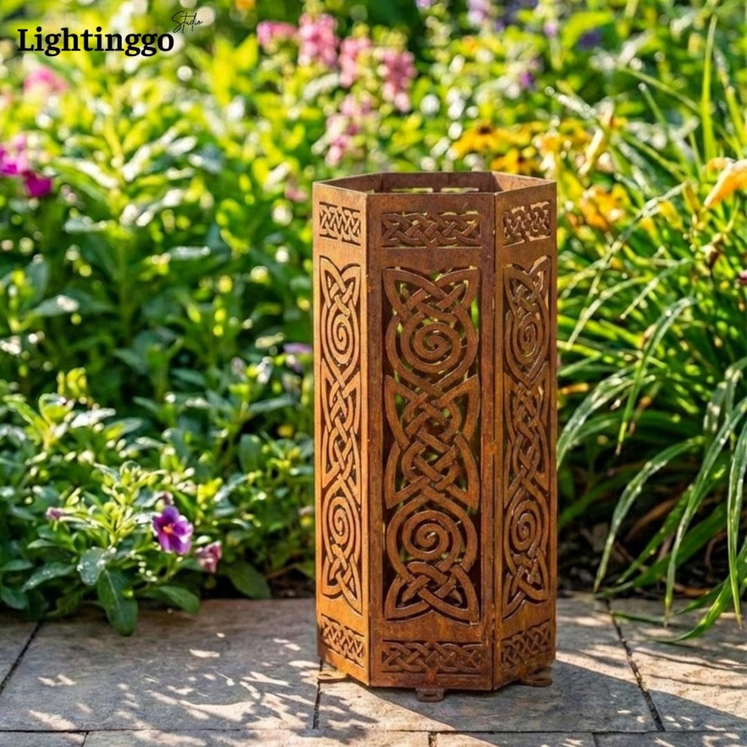 Celtic Knot Metal Garden Column, Irish Yard Art, Spiral Design Garden ...