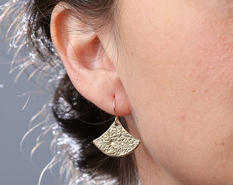 Gold Fan earrings, Boho earrings, textured Earrings, gold earrings, triangle earrings, dangle earrings, 18k gold plated, junam jewelry
