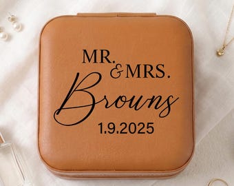 Personalized Bride Jewelry Box,Bride Gift Box,Mrs Jewelry Box,Bridal Shower Gift for Bride Honeymoon,Gift Travel Case