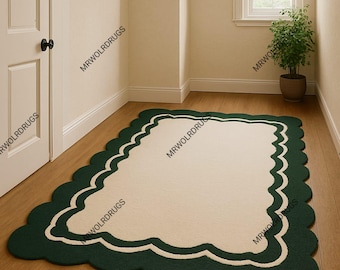 Hand-Tufted Wool Rug: Green Scalloped Wavy Border Carpet