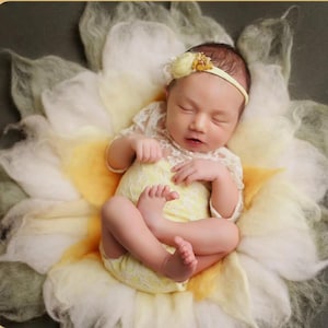 Handmade Wool Felt Sunflower Newborn Photo Prop: Posing Mat