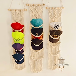 Handmade Macrame Cap Holder – Wall Hanging Hat Organizer | Boho Decor for Baseball Caps | Cap Display Rack | Aesthetic Storage Solution