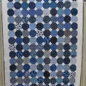 Modern blue on cream snowball single bed quilt / lap quilt / throw