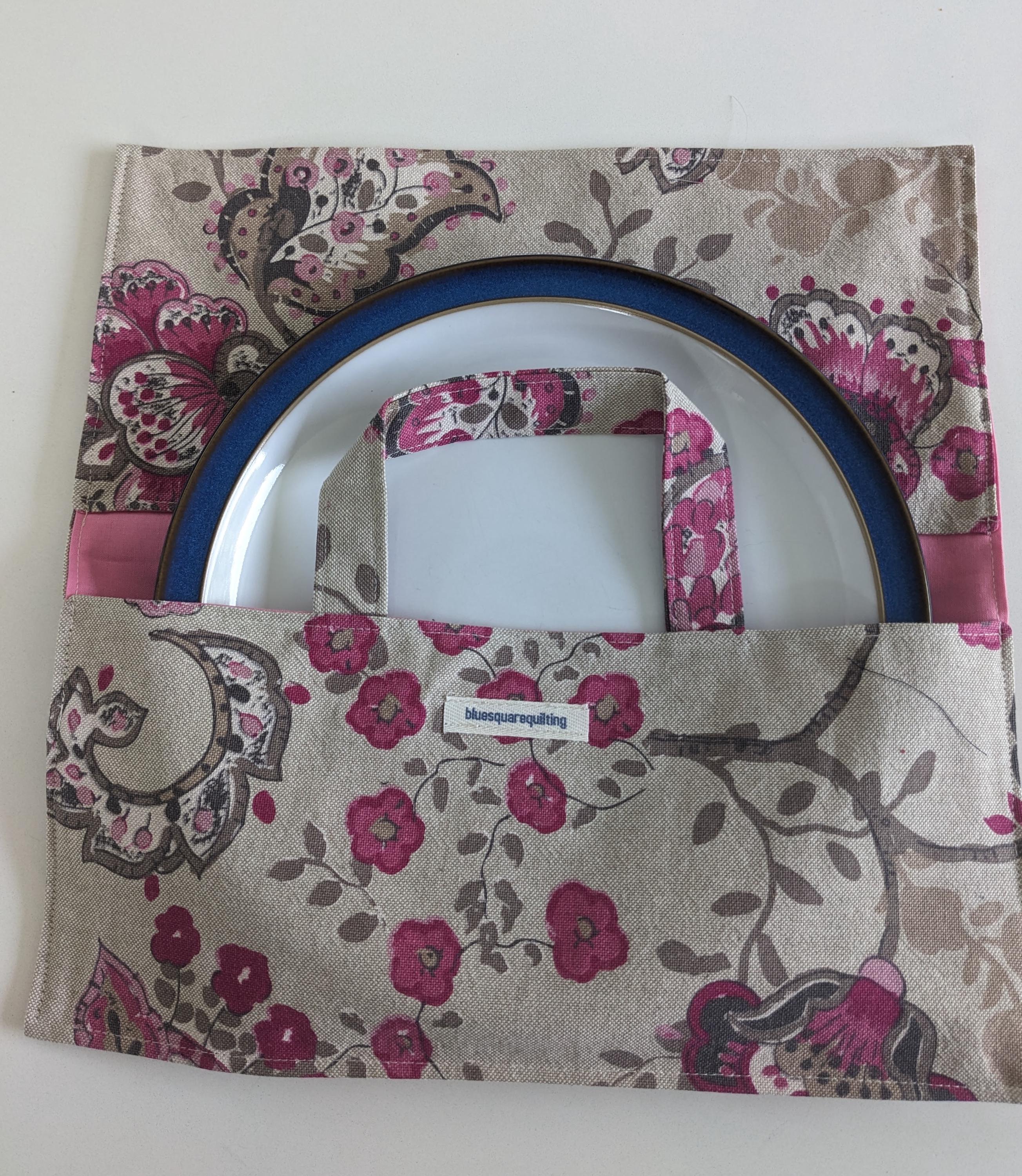 Handmade Pink Flowers Pie Carrier, Cloth Pie Holder, Stocking Stuffer for Baker, Gift for Baker, plate carrier, pie bag, stocking filler