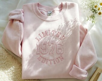 Camiseta de aniversário de 50 anos, edição limitada de 1976, moletom bordado, presente comemorativo, moletom de aniversário personalizado.