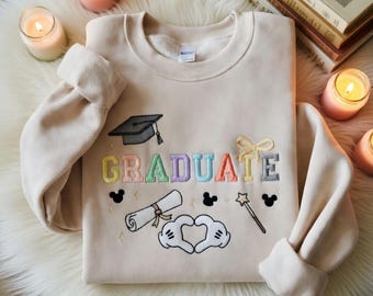 Moletom bordado Coquette Bow Disney Graduate, Camiseta "Do Borla ao Castelo 2025", Camiseta de formatura do Mickey e seus amigos