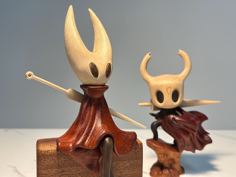 Sculpture en bois de noyer inspirée de Hollow Knight • Figurine amovible magnétique • Cadeau de marchandise fabriqué par un éventail • Décoration de bureau pour joueur image 12