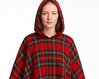 Schottenkaro Kapuzenponcho | Rot kariertes Wollgemisch Cape in über 50 Tartans verfügbar