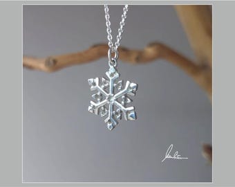 Snowflake pendant, snow star in silver