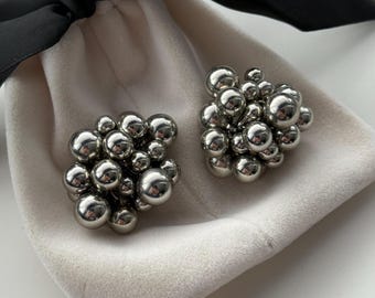 Silver Cluster Ball Statement Örhängen: Retro Moderna Kupolörhängen | Smyckespresent Till Henne