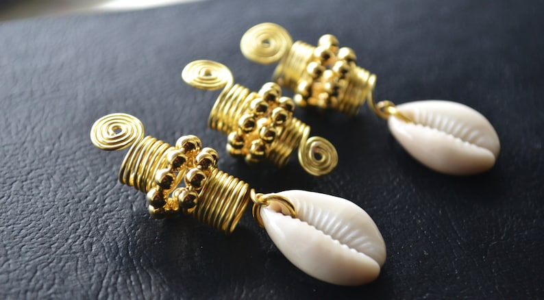 Dreadlocks Jewelry Set with Cowrie Shells
