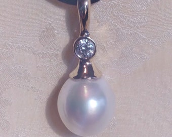 South Sea Pearl 'Ocean's Princess', gold and diamond pendant