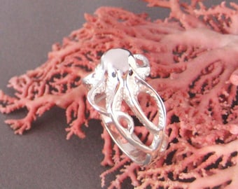 Bague In the Depths/Octopus en argent sterling avec yeux en diamant noir.