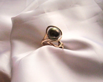 14kt gold Tahitian Black pearl ring