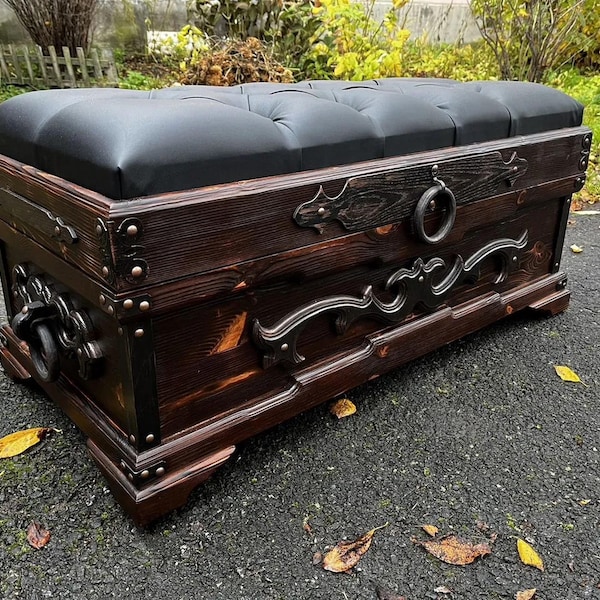 Baúl de madera artesanal con asiento tapizado – Muebles rústicos