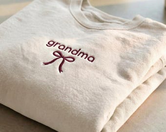 Personalized Mama Sweatshirt, Embroidered Grandma Hoodie, Mother’s Day Gift for Mom