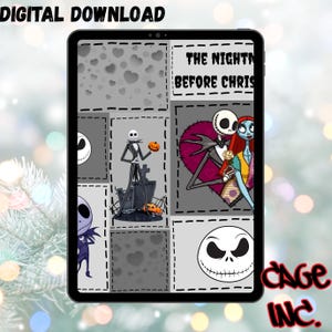 Può includere: Download digitale con un collage di immagini da "Nightmare Before Christmas". Il design include Jack Skellington, Sally e altri personaggi in uno stile patchwork con sfondi grigi e bianchi. Le parole "DOWNLOAD DIGITALE" sono in alto.