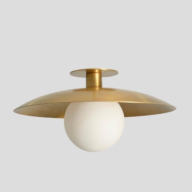Elegant mässingstaklampa - Glasglob Infälld belysning bild 1