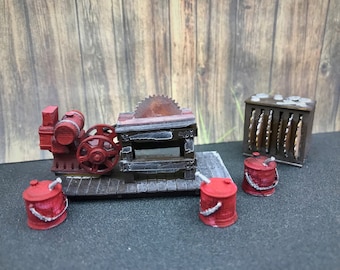 Escena de taller a escala O/On30: sierra de mesa a gasolina, carrito para hojas de sierra y latas de gasolina (1:48) RTR pintado por Scale Model Engineering