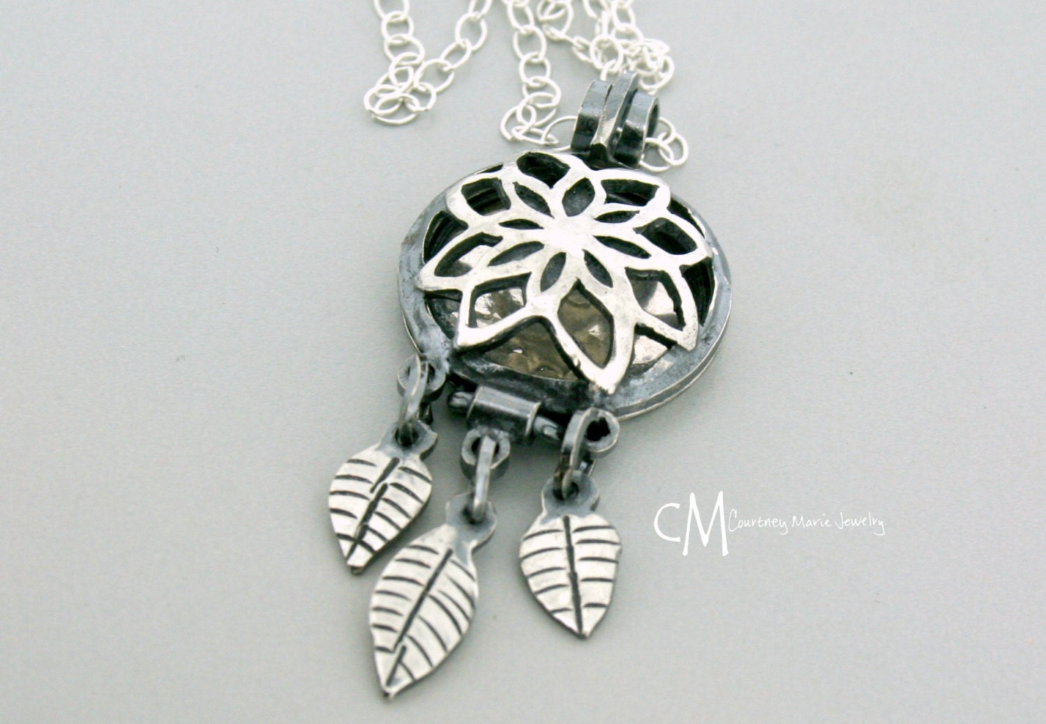 Eo Necklace - Etsy