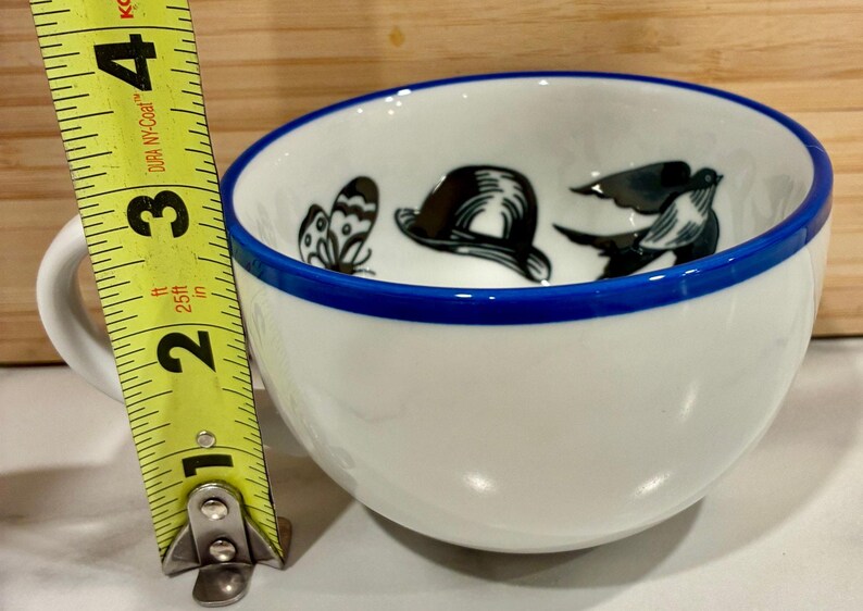Taza de té blanca y azul con adivinación de la fortuna de Molly Hatch Fortuitous Anthropologie 2012 imagen 6