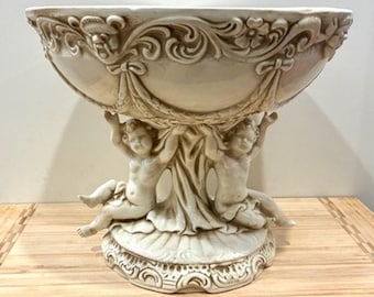 Compotera de cerámica con pedestal y querubines estilo barroco de 1960, Carraro de Italia - 9"