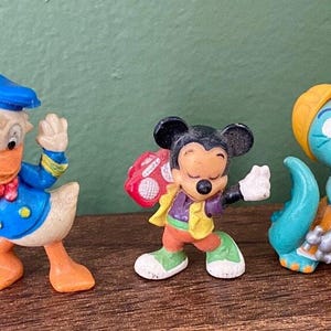 Lote de 4 figuras vintage de Disney Kinder Joy: Pluto, Pato Donald y Mickey Mouse imagen 7