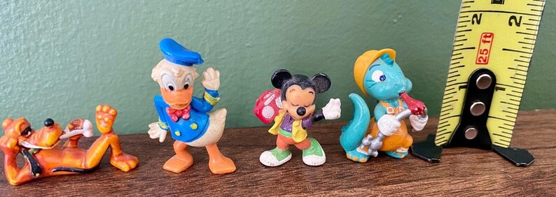Lote de 4 figuras vintage de Disney Kinder Joy: Pluto, Pato Donald y Mickey Mouse imagen 7