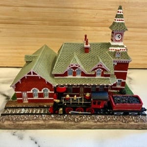Vintage 1993 Danbury Mint The Old Railroad Station Resin Display With Coal Train