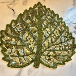 Vintage RLK By Leilas Linens Glass Bead w Sequins Green Leaf Table Charger 15x14