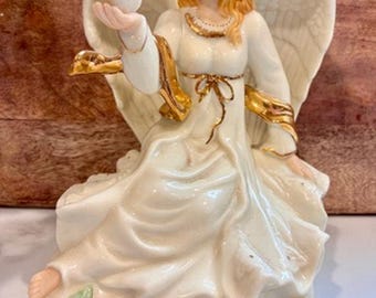 Vintage Classic Treasures Figura musical de ángel y paloma blanca de porcelana Evergreen