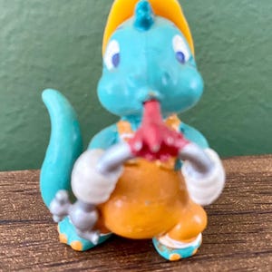 Lote de 4 figuras vintage de Disney Kinder Joy: Pluto, Pato Donald y Mickey Mouse imagen 5