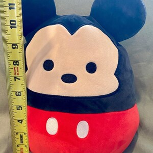 Peluche Squishmallow de Mickey Mouse de Disney de 30 cm — Squishmallows clásicos oficiales imagen 6