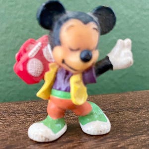 Lote de 4 figuras vintage de Disney Kinder Joy: Pluto, Pato Donald y Mickey Mouse imagen 4