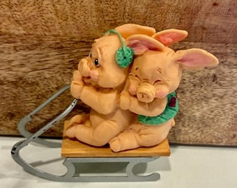 Vintage 1989 Enesco Kathy Wise Pigs on Sled Christmas Figurine Taiwan 3”