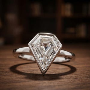 Handgemaakte schildgeslepen moissaniet verlovingsring, solitaire trouwring ringzetting