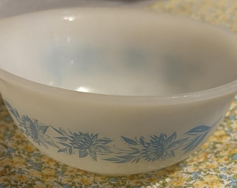 Vintage Glasbake Blue Daisy Milk Glass Handled Mixing Bowl J-2354 USA 1.5 Pint