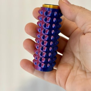 Tactile Clicky Stick Roller: 3D Printed Fidget Toy with Wrist Strap | Spike Fidget imagen 7