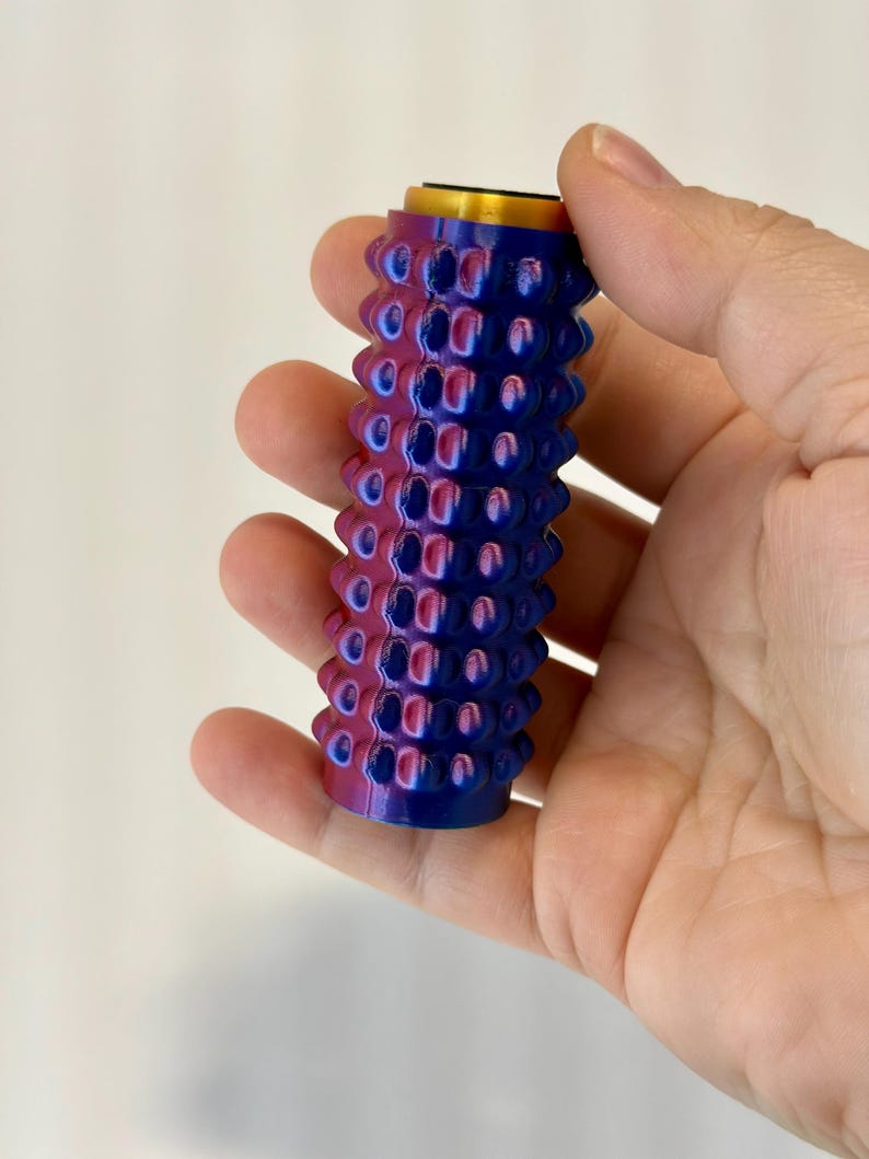 Tactile Clicky Stick Roller: 3D Printed Fidget Toy with Wrist Strap | Spike Fidget imagen 7