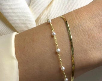 Fine 18K gold-plated pearl bracelet | Delicate gold chain with freshwater pearls | Minimalist bracelet for women