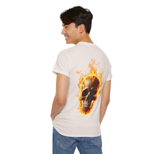 Camiseta unisex de algodón grueso con calavera en llamas, camiseta con gráfico atrevido, camiseta de Halloween, camiseta de disfraz fantasmal, regalo único para hombres y mujeres, ropa informal