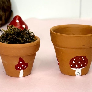 Handgeschilderde Toadatool-miniplantpot voor kleine dieren, grillig decor