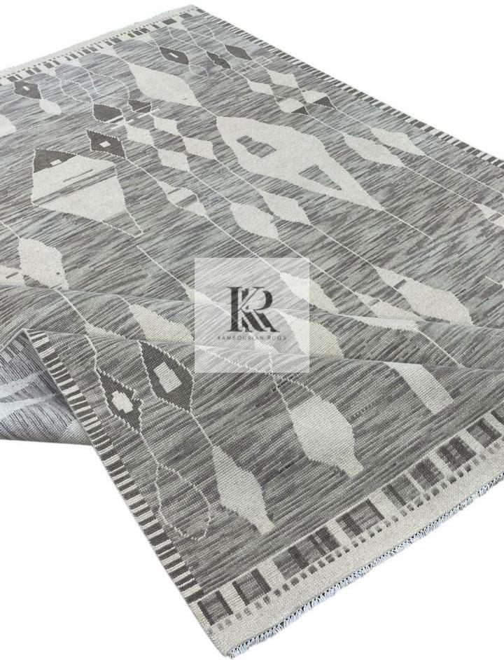 手織りウールラグ：グレー＆アイボリーの幾何学模様のオリエンタルラグ